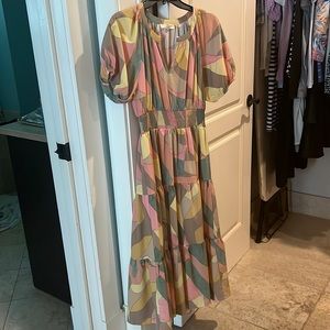 Brand: Entro Size Large MIDI dress
